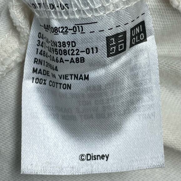 Uniqlo Disney Mickey Mouse
Floral T Shirt Adult Size Large Cream
Bird Nature - Picture 6 of 6